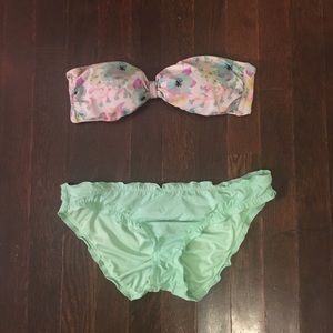 Victoria’s Secret bikini